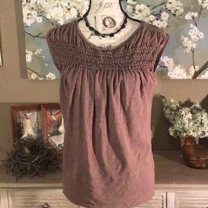 Dusky Ross Ann Taylor LOFT top with ruffle detail.